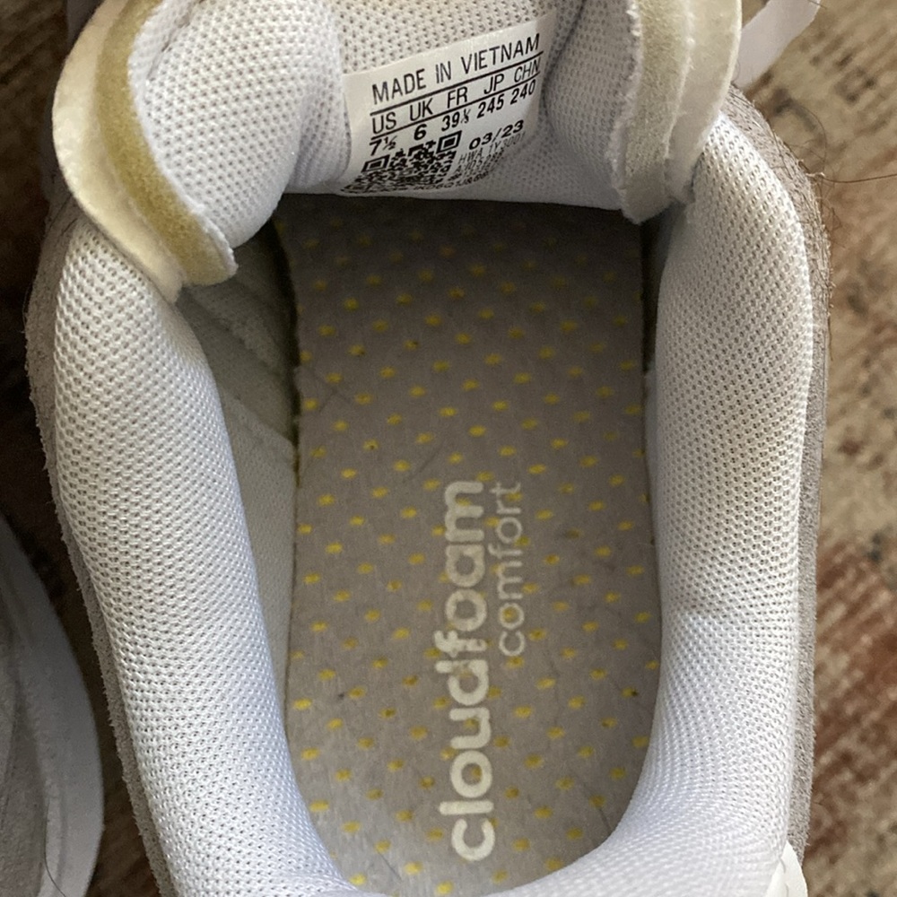 ADIDAS shoes - Picture 4 of 6